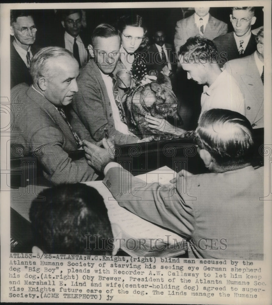 1949 Press Photo Atlanta W.C. Knight blind man accused starving seeing eye dog - Historic Images