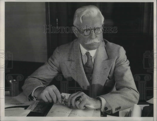 1933 Press Photo George Barren retires as curator of M.M. deYoung museum - Historic Images