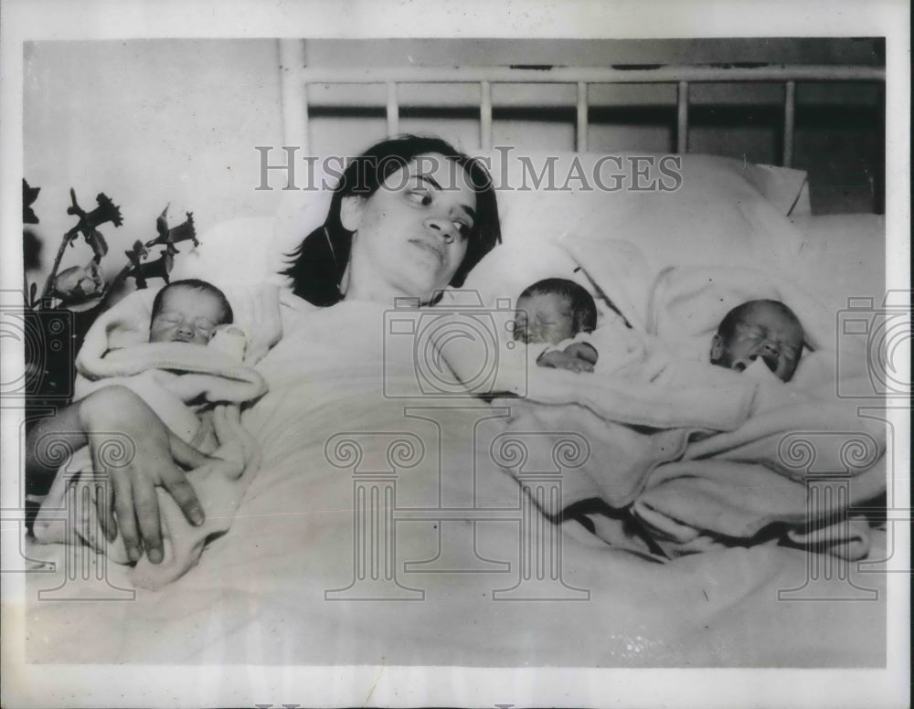 1935 Press Photo Tripletts born a day a part - Historic Images