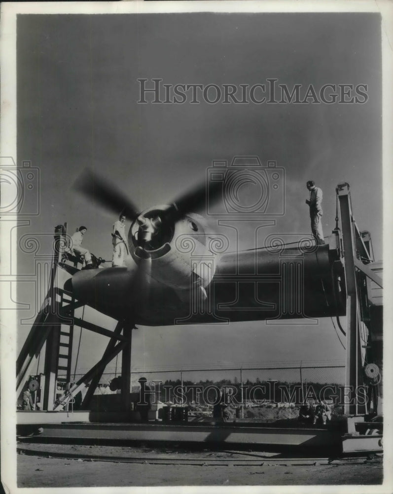 1942 Engine test laboratory at the Boeing Aircraft Company - Historic Images