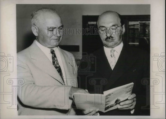 1936 Press Photo Surgeon Dr.Benedict Arons and Radio Therapist Dr.I.Arons. - Historic Images