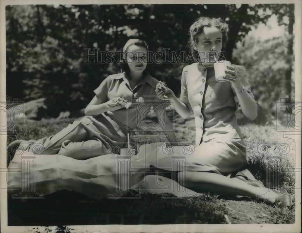 1938 Press Photo Dressed for lounging - nec49924 - Historic Images