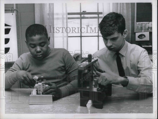 Press Photo Students Tony Jefferson & Ricky Morse - Historic Images