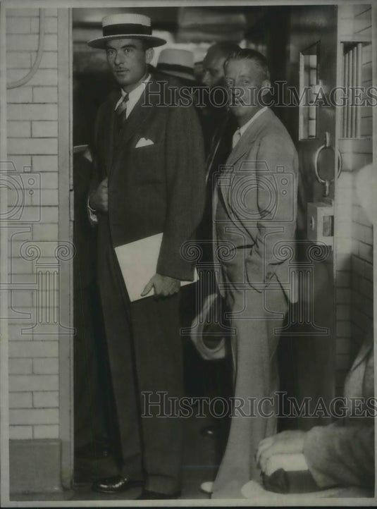1931 Press Photo Dave Clark Former Deputy Sheriff & Pinky Thompson Leaving Court - Historic Images