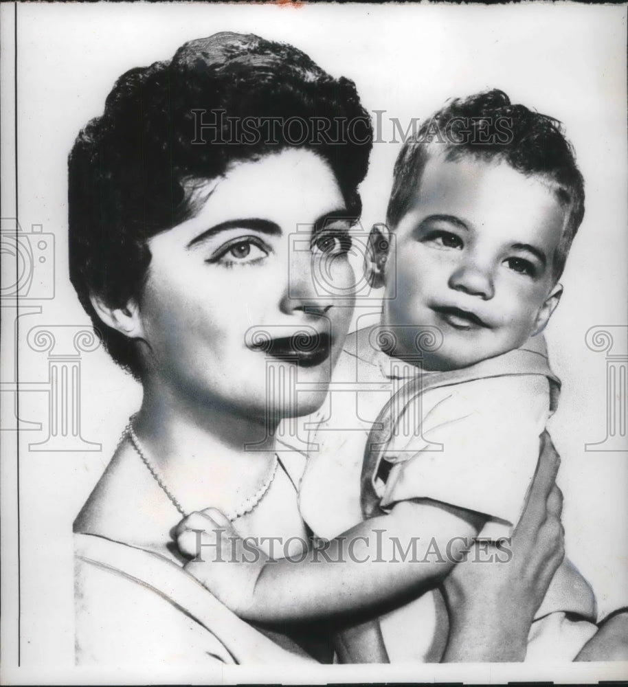 1958 Press Photo Mrs Cyril Reitman of Montreal &amp; son Joel who was kidnapped - Historic Images