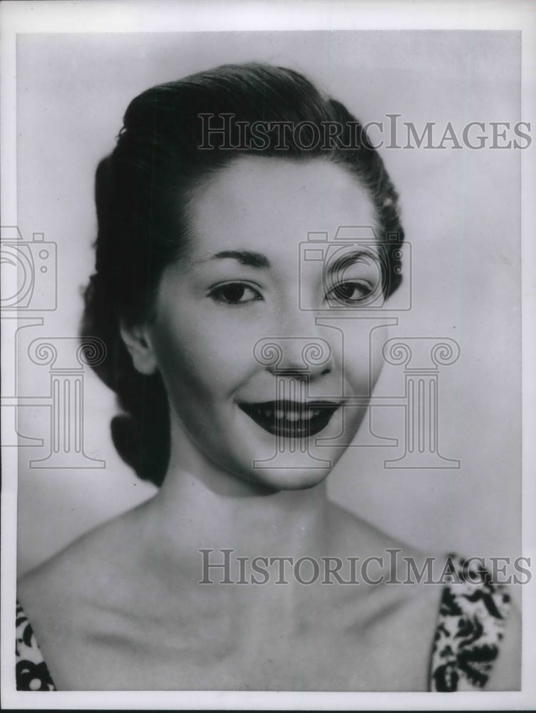 1935 Press Photo Model Gal With A Triangular Face For Make-Up Purposes - Historic Images