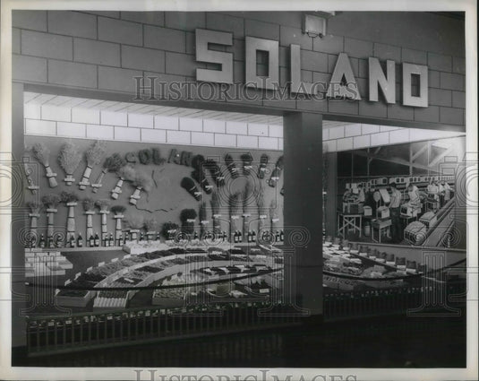 1952 Press Photo Solano's exhibit in Counties Bldg at the California State Fair - Historic Images