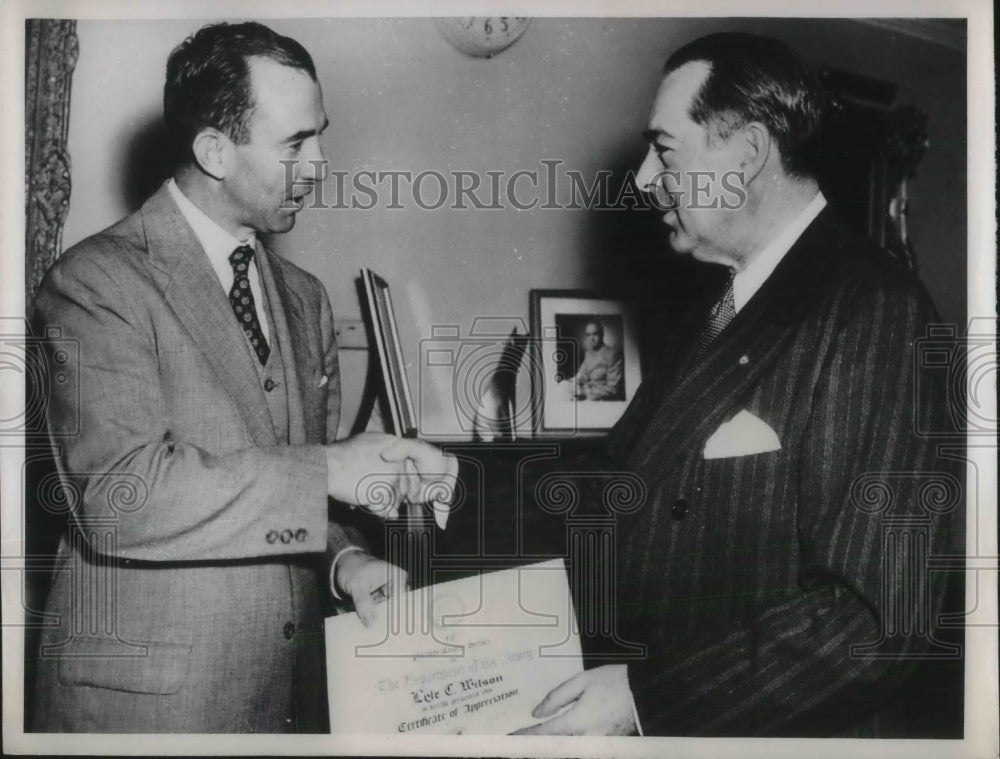 1952 Press Photo Frank Pace Jr award appreciation by Lyle C. Wilson outstanding - Historic Images