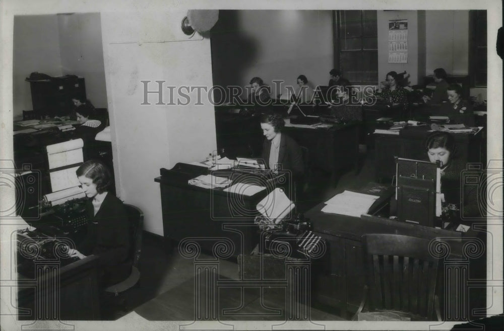 1936 Press Photo Your Hit Parade Magazine Typists Busy At Central Office - Historic Images