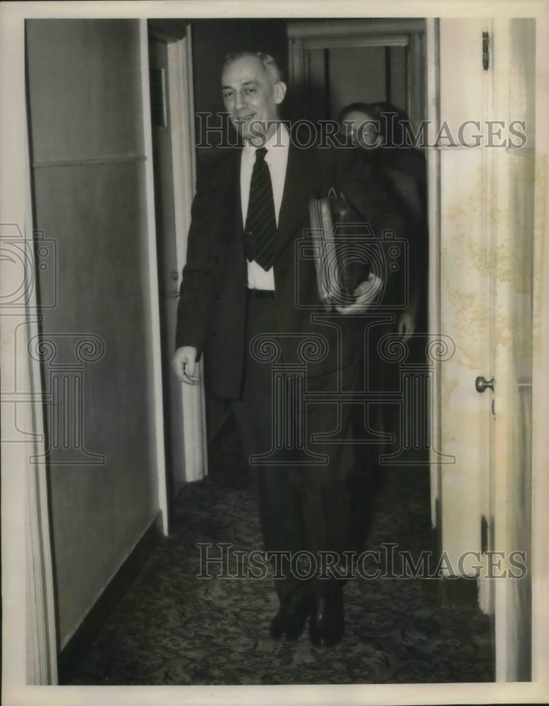 1947 Press Photo L.S. Buckmaster, United Rubber Workers Union, Cleveland - Historic Images