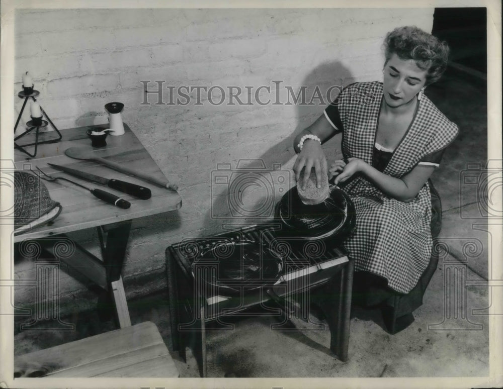 Press Photo Homemaker Page - nec50933 - Historic Images