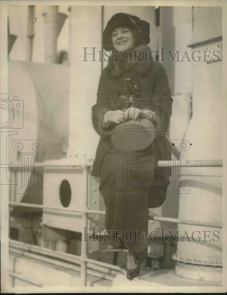 1922 Press Photo Mrs. Marcel Steinbrugge sails to Paris to attend a wedding.- Historic Images