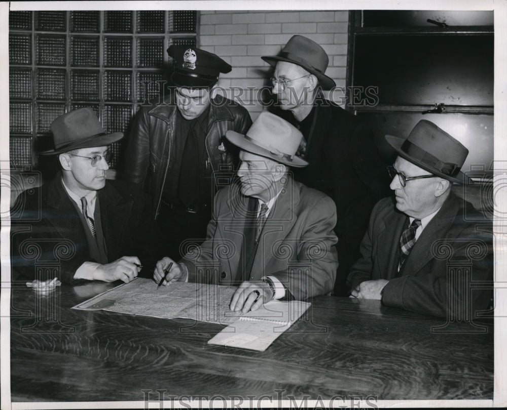 1951 Press Photo Police Officers of Crete Ill. study crime of Billy Rodenberg. - Historic Images