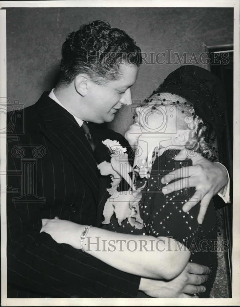 1939 Press Photo Neil H Oldfield and his Bride Former NIna HInds - Historic Images