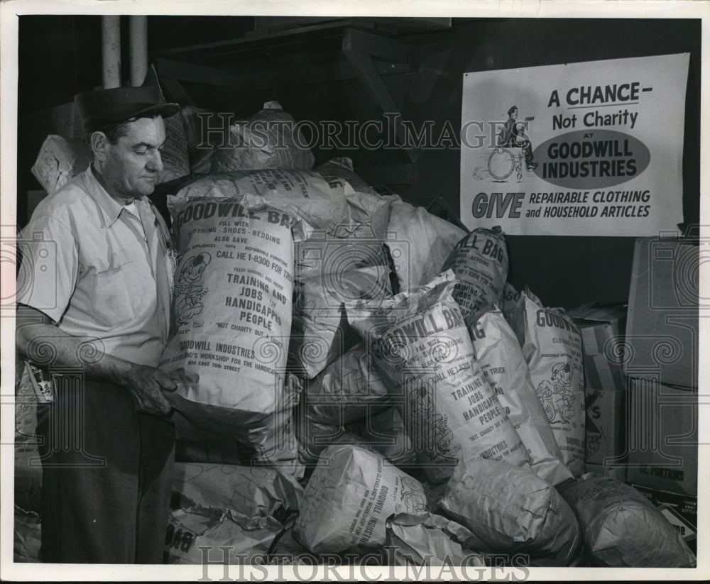 1966 Press Photo Goodwill Ind processing center in Cleveland, Ohio - Historic Images