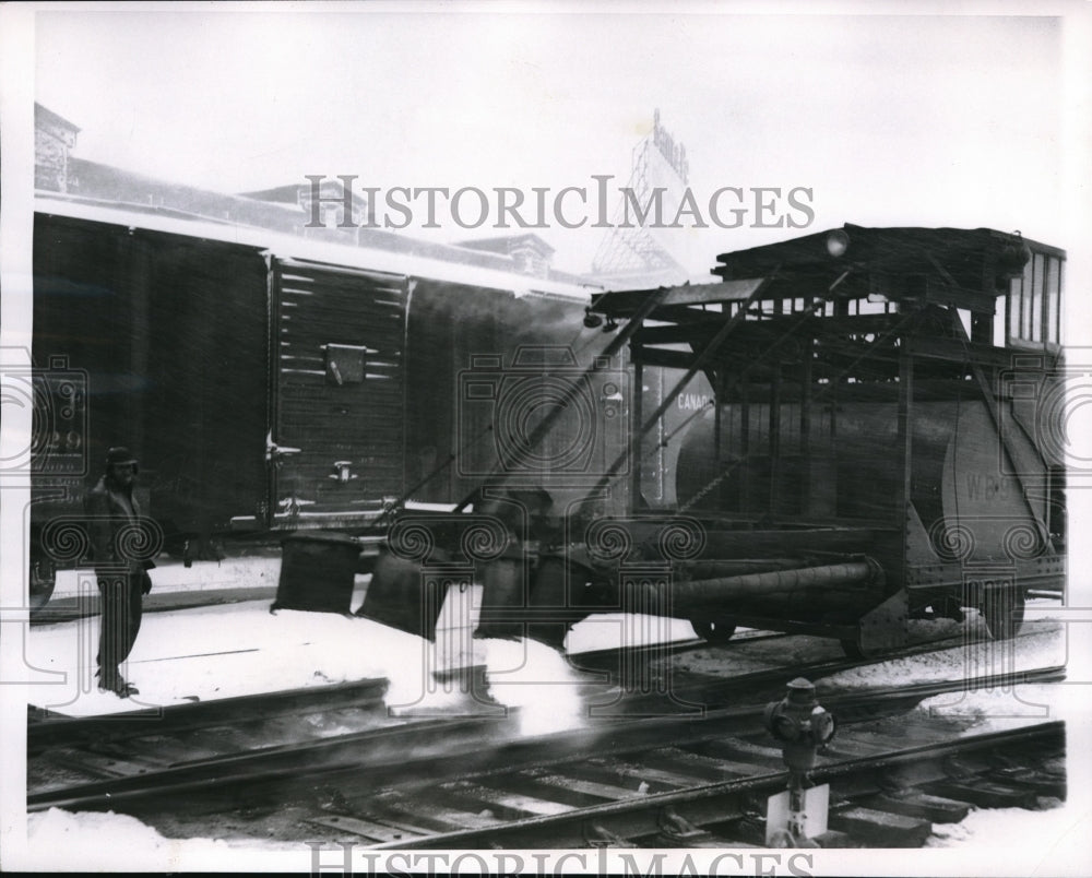 1955 Press Photo Chicago, Ill Railroad freight yards, snow clearing train- Historic Images