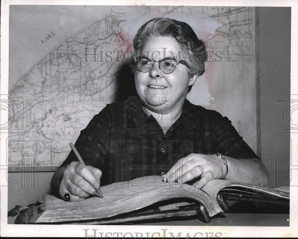 1962 Press Photo Lake County recorder, Ohio Dorothy Merrill - nec52464- Historic Images