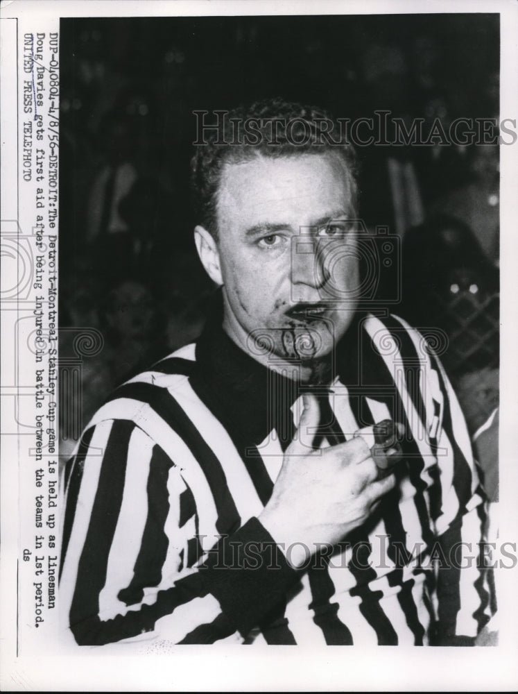 1956 Press Photo Detroit Montreal Stanley Cup Games Linesman Doug Davies - Historic Images