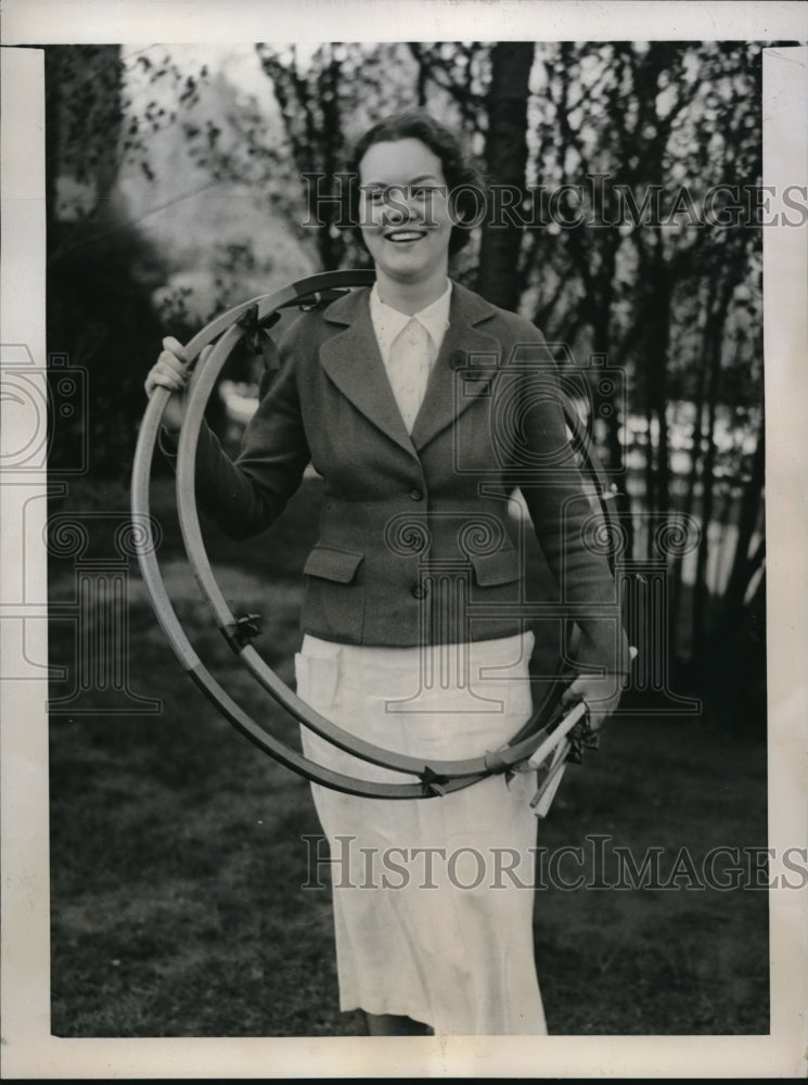 1937 Press Photo Dewild Ellen Naramore Wins Double Award at Bryn Mawr College - Historic Images