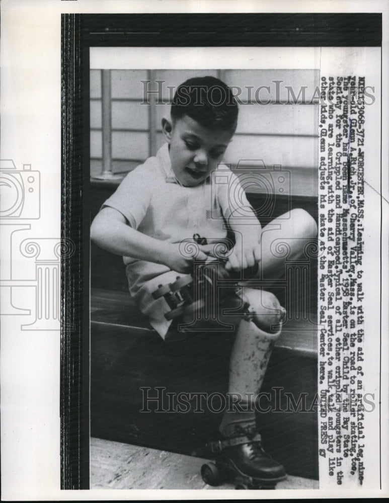 1958 Press Photo Worcester Massachusetts Glenn Rich Jr Roller Skater - Historic Images