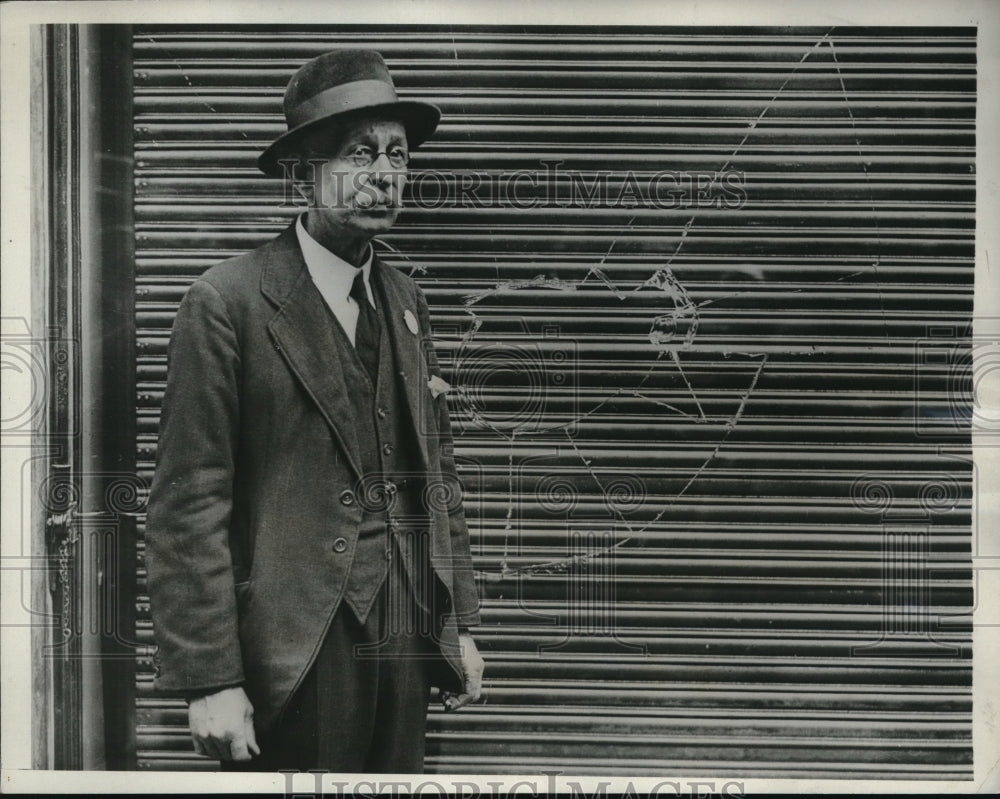 1932 Press Photo Window Inventor William Samuel of London - Historic Images