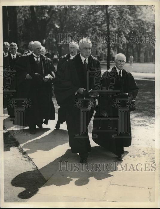 1933 Press Photo Dr Edward Duffield & Wilson Farrand enters chapel in Princeton - Historic Images