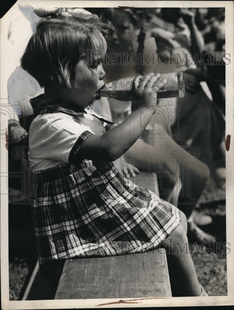 1936 Press Photo 3 yr old Jean Campbell at Euclid Creek park opening - nec53252 - Historic Images