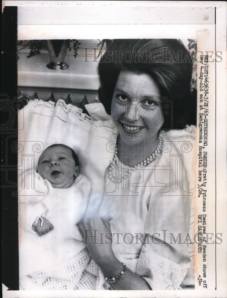 1965 Press Photo Swedish Princess Desiree With Baby Son In Gothenburg Hosptial - Historic Images