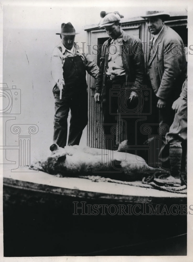 1932 Press Photo Deputy Sheriffs Tom Hodgkiss, W.E. Wise and boat man Joe Kent - Historic Images