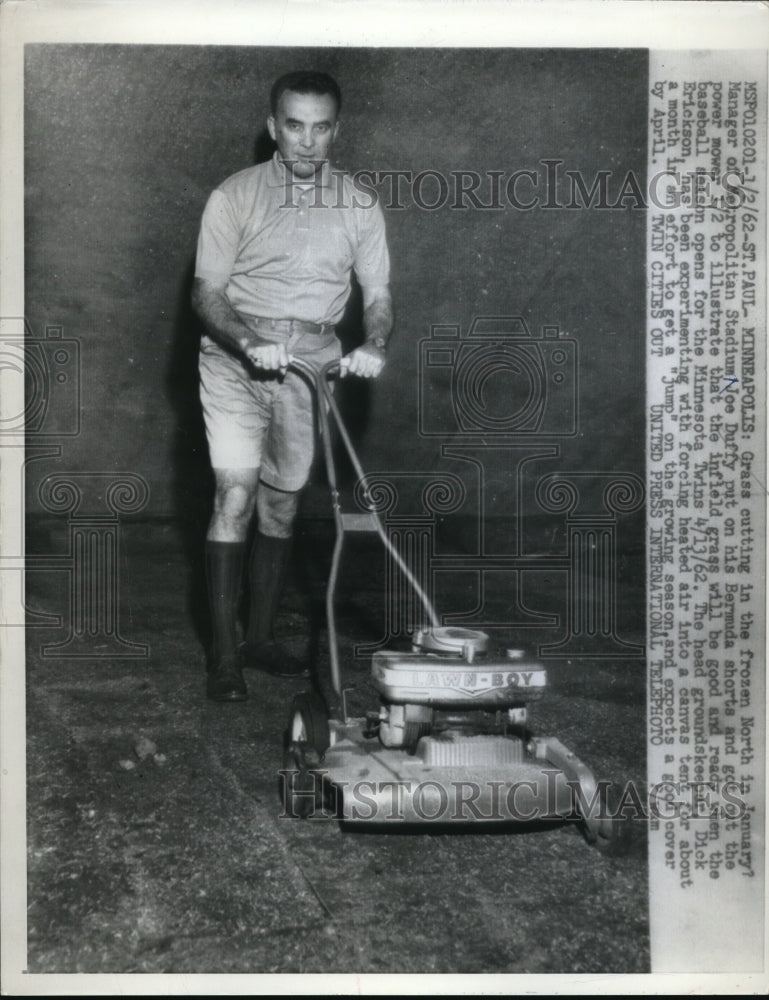 1962 Press Photo St. Paul Metropolitan Stadium Manager Joe Duffy Mows Grass - Historic Images