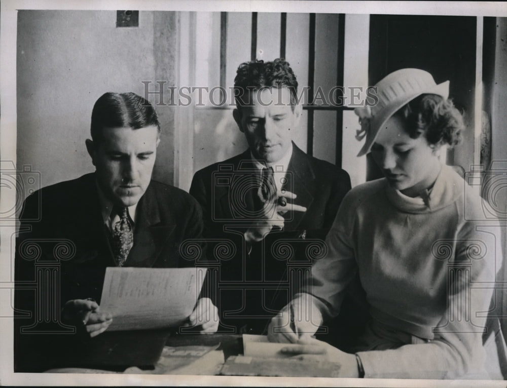 1935 Press Photo Fred Hartley 7 Jim Gutherie attorneys leaving Roy Curry trial - Historic Images