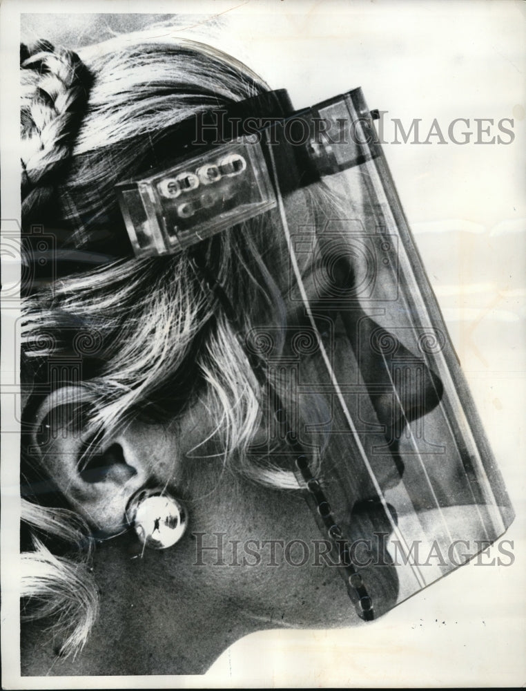 1969 Press Photo Ruth Ellis Modeling Safety Visor - Historic Images