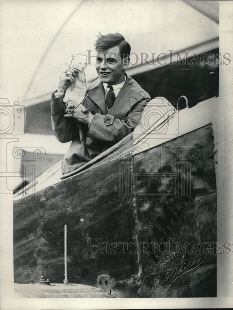 1929 Baron Von Warthansen Holds Cat In Plane Cockpit-Historic Images