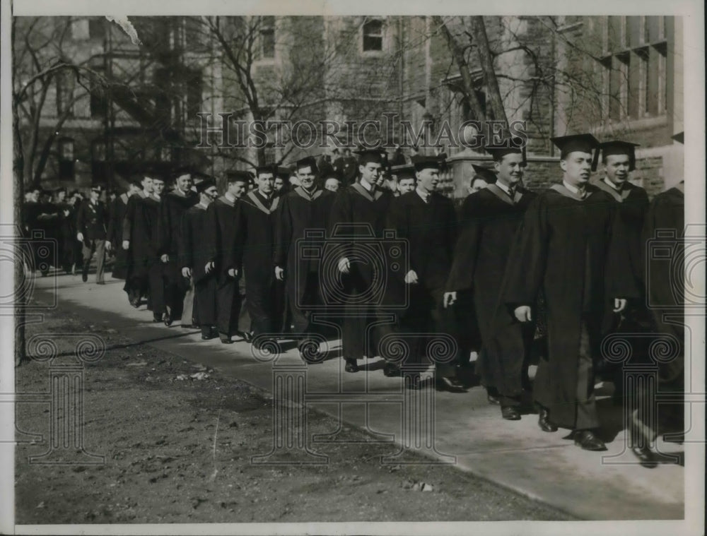 1935 Press Photo 268 Graduates of University of Pennsylvania Procession - Historic Images