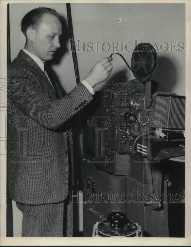 1948 Press Photo Albert L. Odeal Operates Television Film Projector - Historic Images