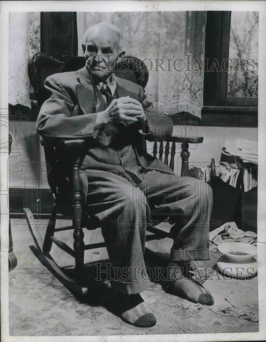 1952 Press Photo Minneapolis, MN George Garlock, age 96 inherits estate - Historic Images