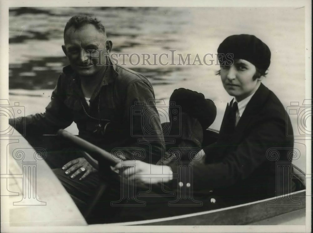 1926 Press Photo Socialite Mrs. WJ Connors Wins Secretary Of Navy Boating Cup-Historic Images