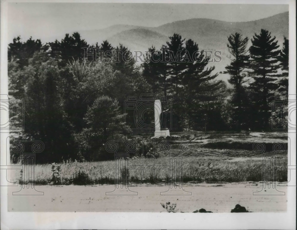 1939 Press Photo Statue Of Father Jogues, Lake George - Historic Images