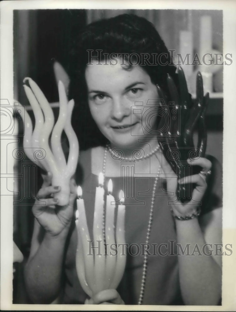 1958 Press Photo Fingertip candles displayed at Exposition of Arts and Crafts in Paris, France - Historic Images