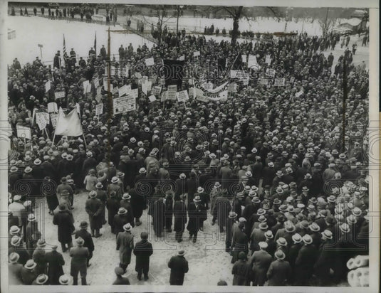 1934 Press Photo Several thousands of CWA workers stage protest in NYC - Historic Images