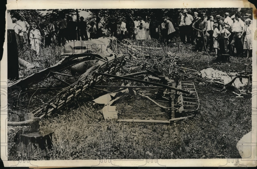 1931 Press Photo Crowd Around Wreckage Of Army Planes At Newington Connecticut - Historic Images