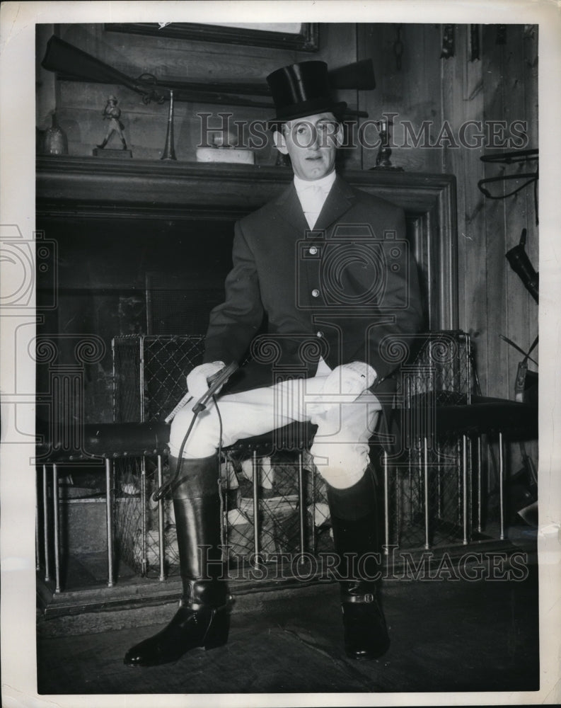 1963 Press Photo Hector Powell in London hunting clothes - Historic Images