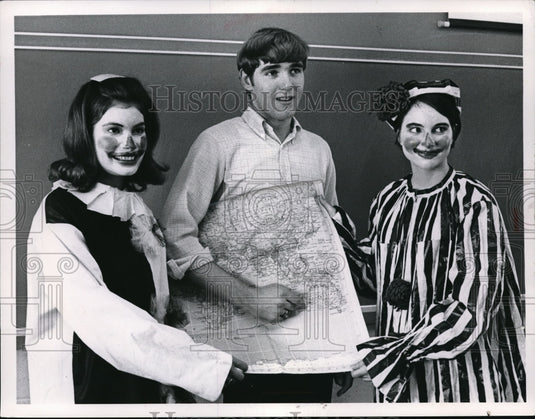 Press Photo Independence High School, Jane Manley, Pat Foltz, Richard Gorham - Historic Images