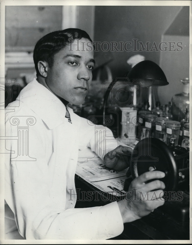 1929 Press Photo Laurence A. Whitfield, University of Chicago - Historic Images