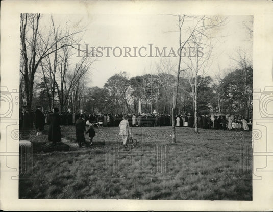 1923 Press Photo Crowd at Graveyard for Steinmetz Funeral - Historic Images