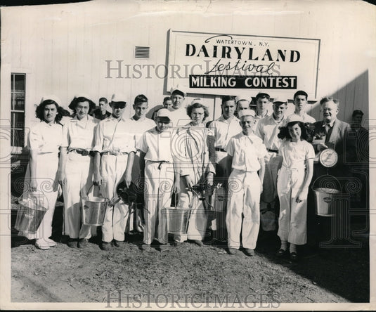 1949 Press Photo Evelyn Fraser Grand Champion Milker & Dairyland Fest Milkmen - Historic Images