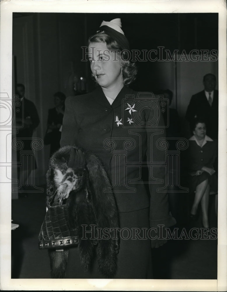 1941 Press Photo Lucy Saunders New York Debutant - Historic Images