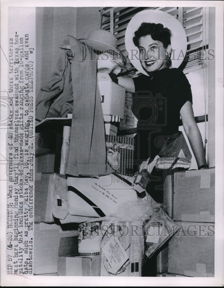 1952 Press Photo Melba May modeling different types of Texas made hats - Historic Images