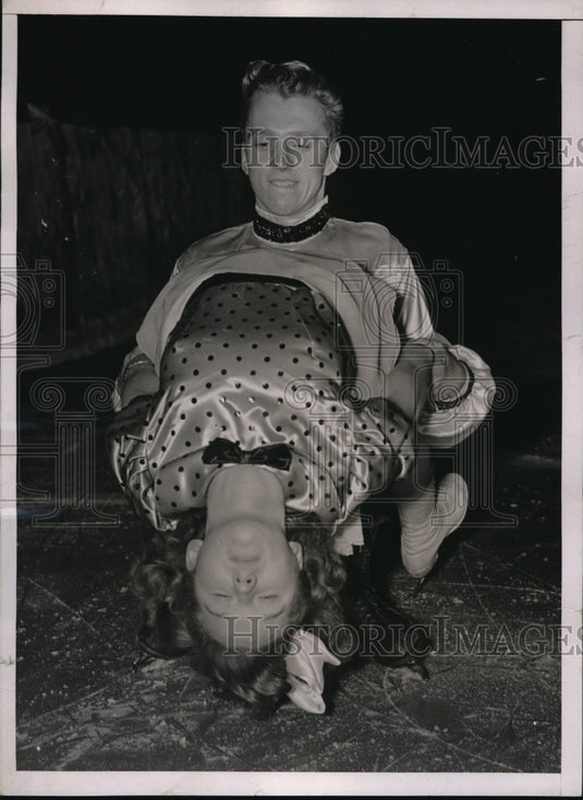 1937 Press Photo Bobbie & Rubby Mazson taking part in Ice Follies - Historic Images
