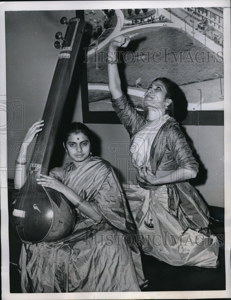 1957 India&#39;s foremost Classical Dancers perform at New York. - Historic Images